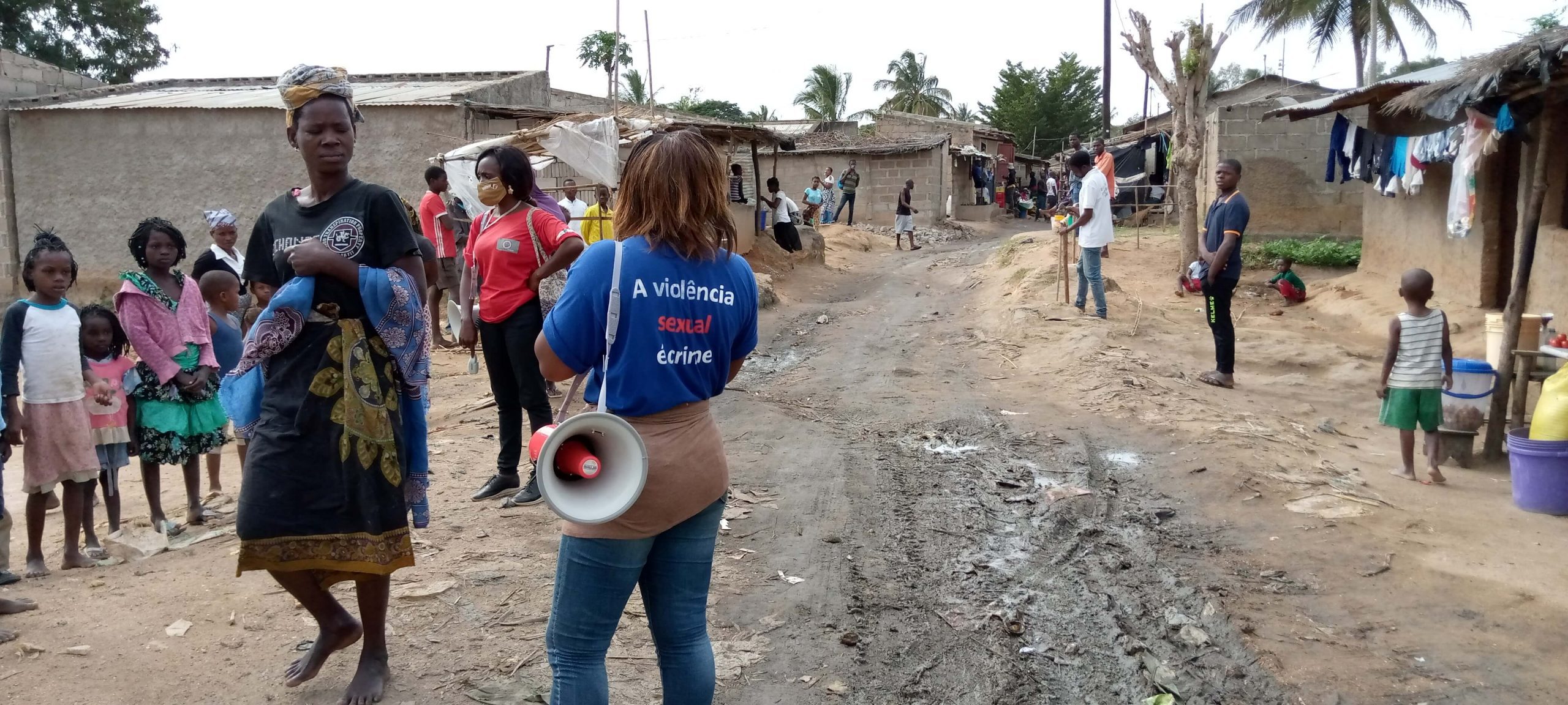 Passeatas de megafone. Cossore. Junho. Rufino Antonio